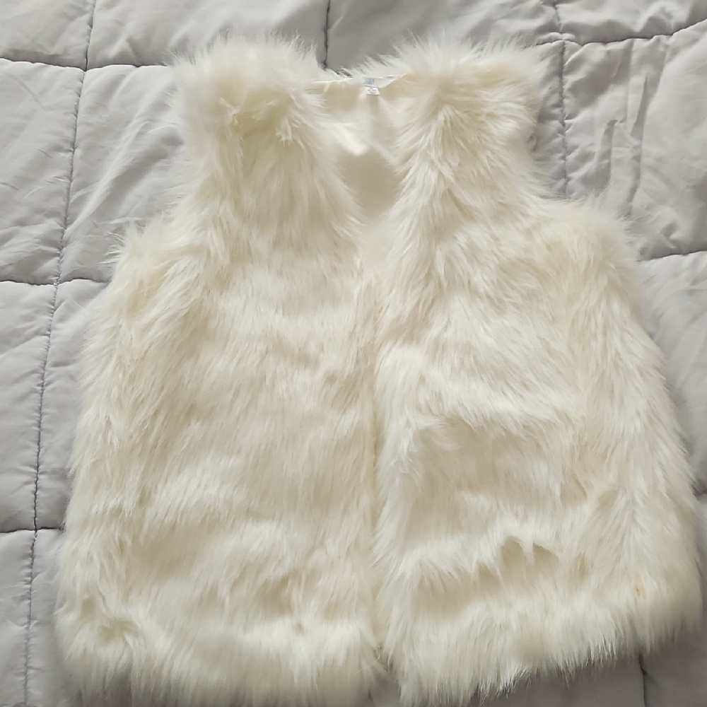 Time and Tru Cream Faux Fur Vest